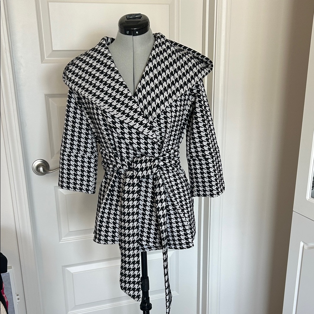 Xtaren Black and White Houndstooth Hooded Coat